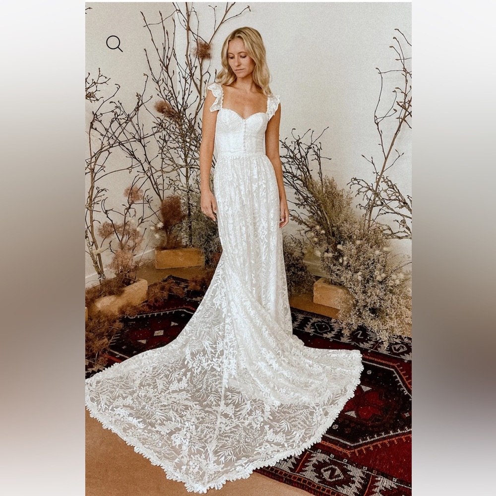 NEW wedding gown Dreamers & Lovers Emma Bridal Gown